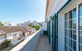 Casa Oceanus - 2Bdr W Pool & Relaxing Balcony - 5 Mins Downtown